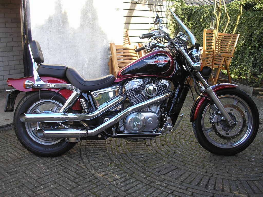 I`m from Apeldoorn, Holland. And new here (VT 1100 C1 `94